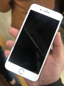 供应二手 iPhone8 Plus 苹果手机 银色 256G