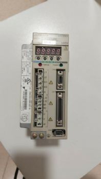 SGDH-04AE-OY 安川电机马达 控制器模块