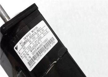 SGMAH-A5A1A-AD11 安川电机马达 控制器模块