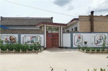 南京户外墙体广告,简练明显,围墙美化,自有画师