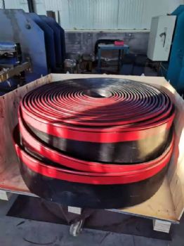 电厂导料槽防溢裙板，双密封y型防溢裙板，250*15mm裙板，橡胶复合聚氨酯耐磨损防溢裙板