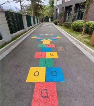 韶关烟囱蓝天白云手绘壁画墙面喷画手绘壁画